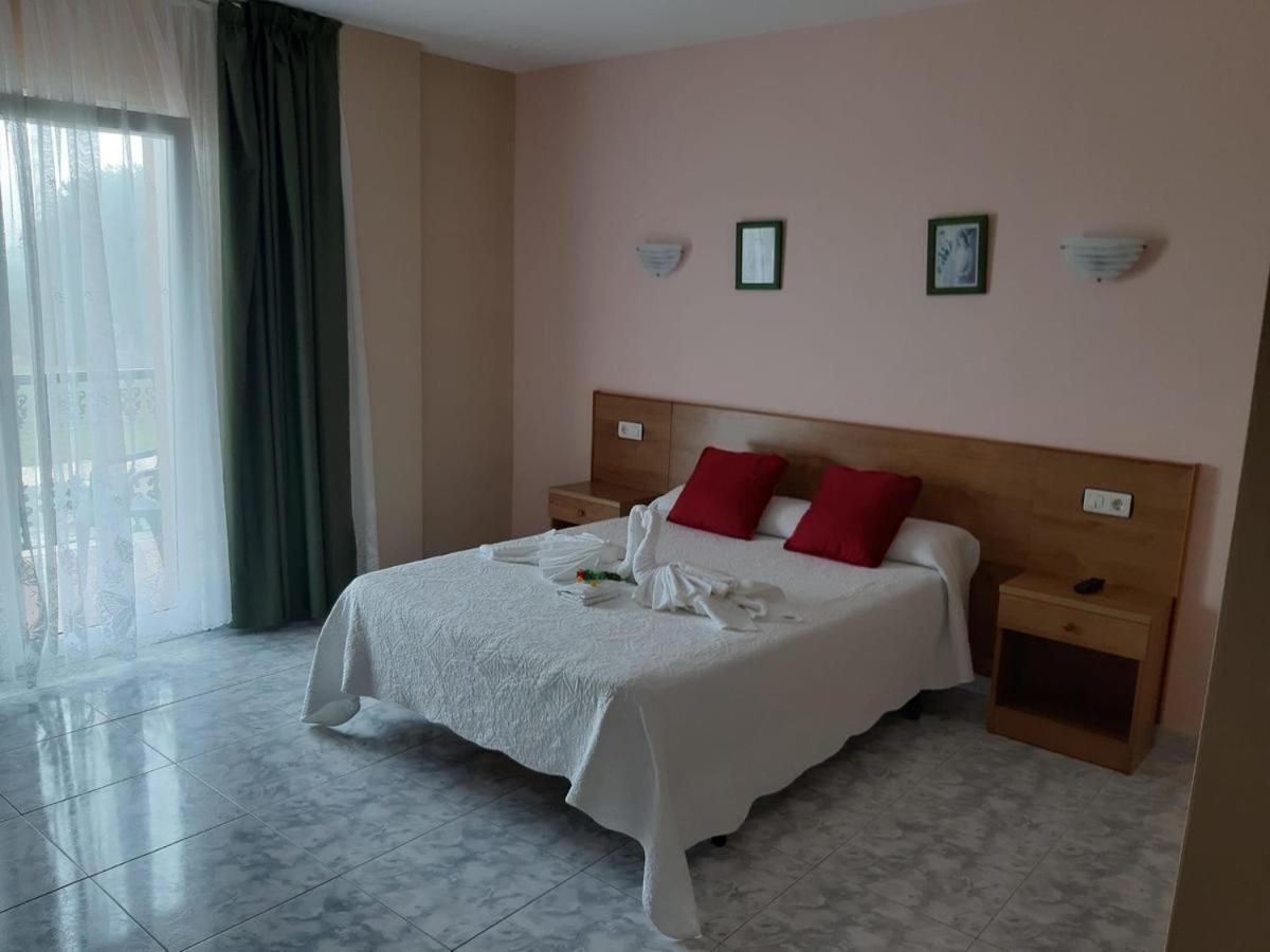 Hotel Chamuinas Sanxenxo Bagian luar foto