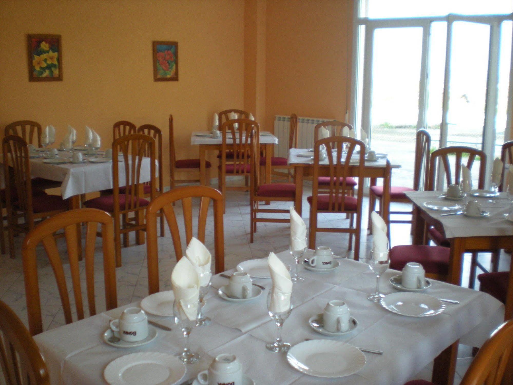 Hotel Chamuinas Sanxenxo Bagian luar foto