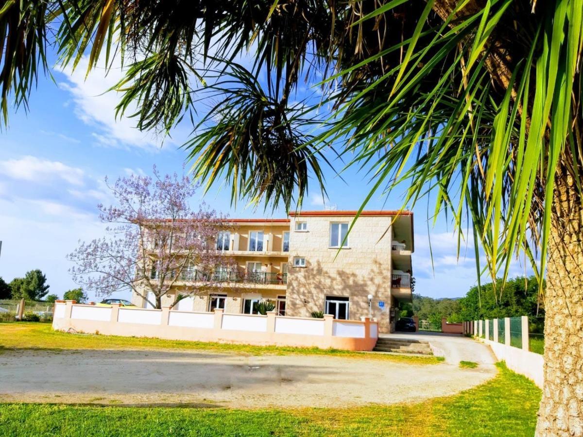 Hotel Chamuinas Sanxenxo Bagian luar foto